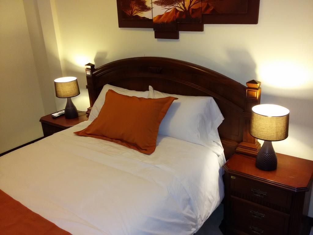 Hotel Las Mercedes Airport-Quito Tababela Δωμάτιο φωτογραφία