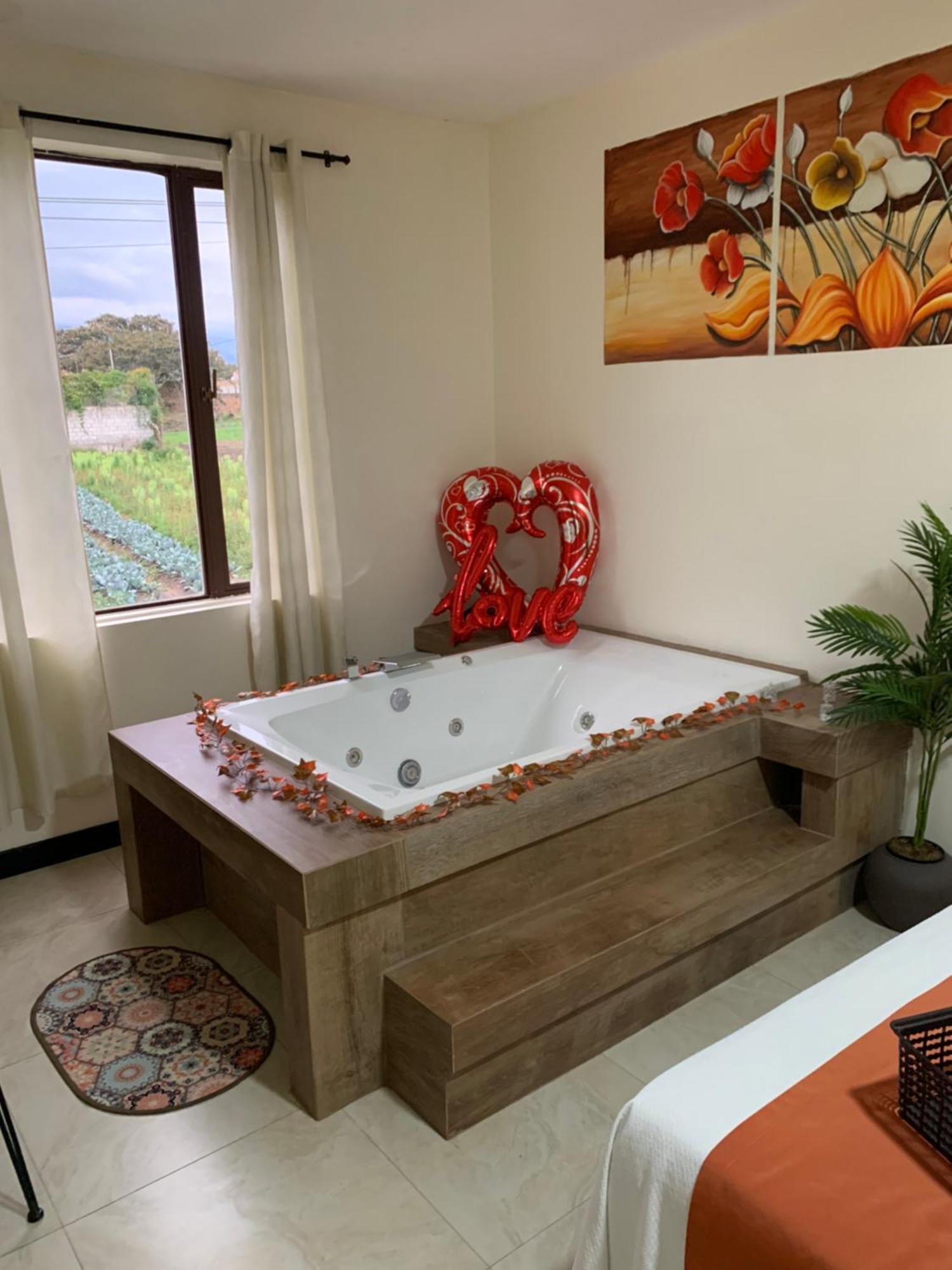 Hotel Las Mercedes Airport-Quito Tababela Εξωτερικό φωτογραφία