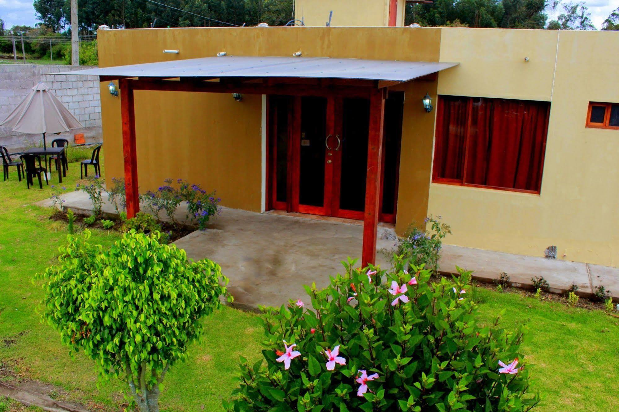 Hotel Las Mercedes Airport-Quito Tababela Εξωτερικό φωτογραφία