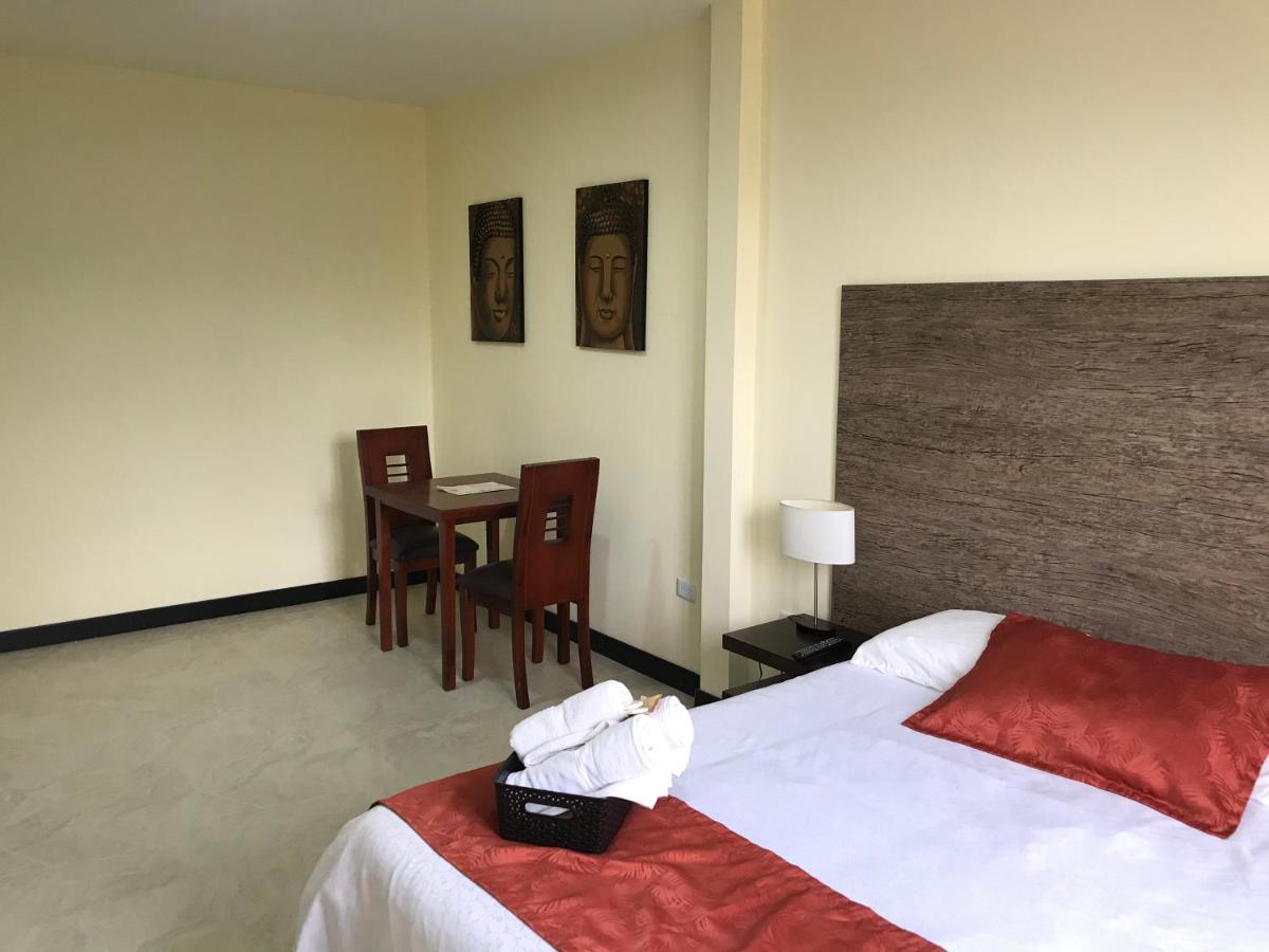 Hotel Las Mercedes Airport-Quito Tababela Εξωτερικό φωτογραφία