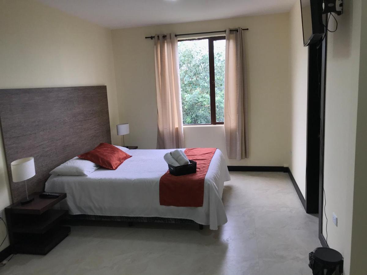 Hotel Las Mercedes Airport-Quito Tababela Εξωτερικό φωτογραφία